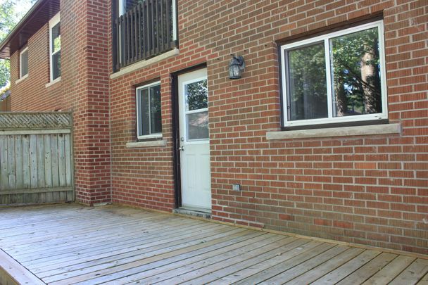 For Lease - 12 Woodgrove Court Unit# Lower, Barrie, Ontario - Photo 1