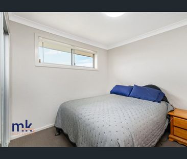 Private 1 Bedroom Flat with Extra Living Space/ 2nd Bedroom - Photo 2