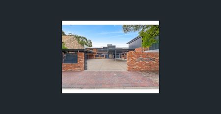 An Exciting New Rental Offering in Dulwich - Photo 2