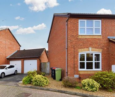 Moeran Close, Brownswood, Milton Keynes, MK7 - Photo 1