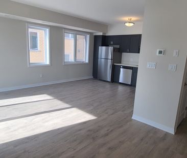 For Lease - 102 Seabrook Drive, Kitchener, Ontario - Photo 4