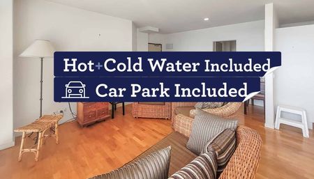 Spacious 3 bedroom 2 Bathroom apartment with amazing views and carpark . - Photo 4