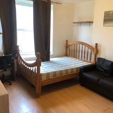 2 Bed Flat, Corbin House, E3 - Photo 1