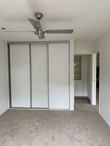 2 Bedroom 2 Bathroom Home - Photo 4