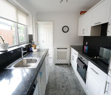 2 bedroom terraced house to rent - Photo 1