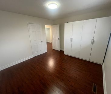 For Lease - 327 Evergreen Crescent Unit# Main, Oakville, Ontario - Photo 4