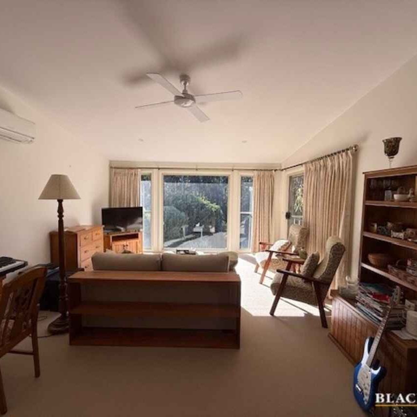 Beautiful Split-Level Three-Bedroom Home in a Peaceful Bush... - Photo 1