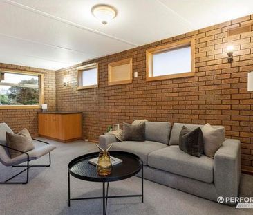 14 Marilyn Crescent, Ringwood VIC 3134 - House For Rent | Domain - Photo 1