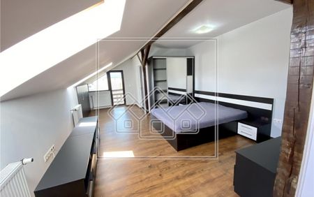 Sibiu casa de inchiriat 5 camere, mobilata teren 1000mp - Fotografie 5