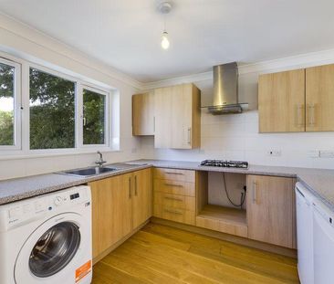 3 bedroom semi-detached house to rent - Photo 6