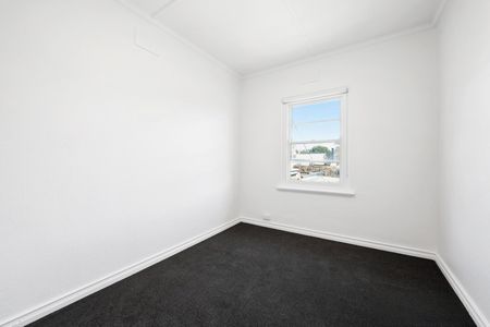 RENOVATED DECO APARTMENT - Photo 2