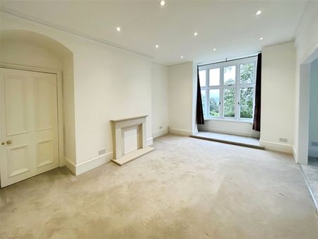 Coopers Hill Lane, Englefield Green, Surrey, TW20 0JY - Photo 2