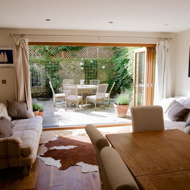 1 Bed Flat, Halford Road- Garden, SW6 - Photo 1