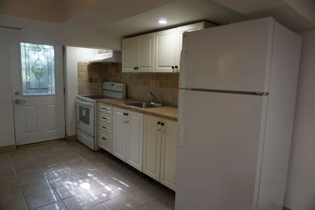 For Lease - 215 Poyntz Avenue Unit# Basement, Toronto, Ontario - Photo 3