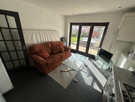 Studio to rent - Photo 3