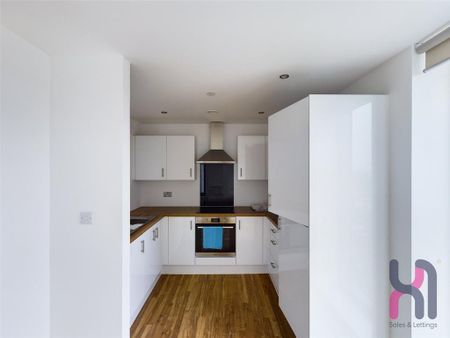 2 bedroom flat to rent - Photo 5