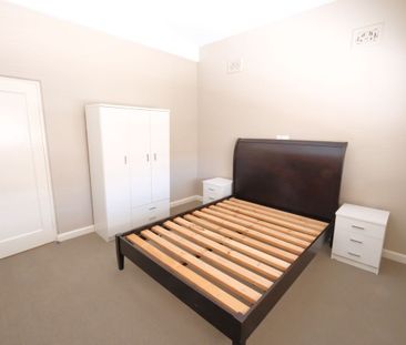 3 Bedroom Apartment - Photo 3