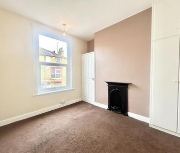4 bedroom terraced house to rent - Photo 3
