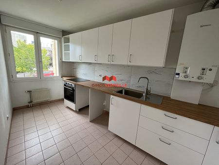 Location Appartement 3 pièces 70m² - Photo 3