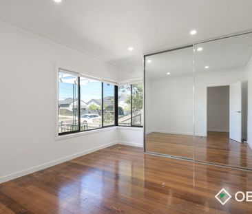 Spacious Family Home in a Prime Frankston Location - Photo 4
