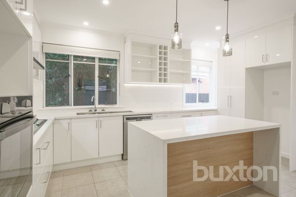 3 Windsor Avenue, Oakleigh South VIC 3167 - House For Rent | Domain - Photo 1