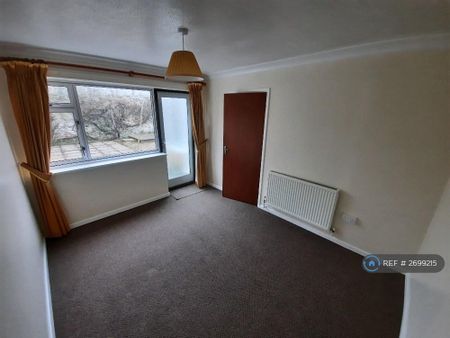 3 bedroom terraced house to rent - Photo 2