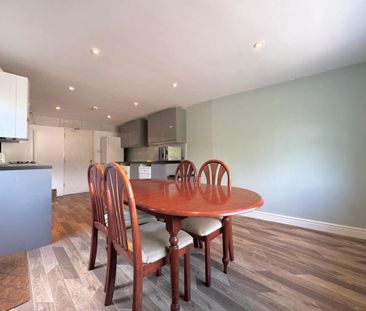 6 bedroom townhouse to rent - Photo 2