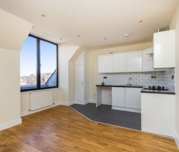 Albert Road, Beulah Court 15-19 Albert Road, RH6 - Photo 1