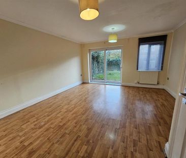 4 bedroom semi-detached house to rent - Photo 2