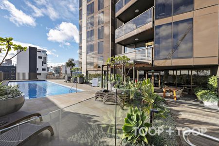 Executive Fully Furnished Living! - Photo 4