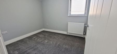 3 bedroom apartment to rent - Photo 4