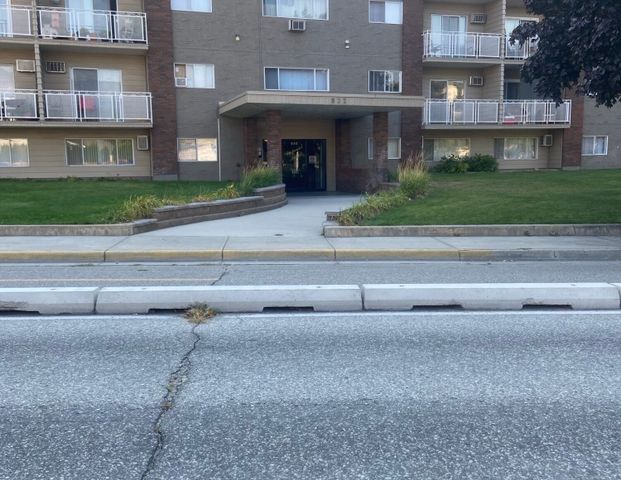 IMPERIAL 2 BDRM Suite in Penticton - Photo 1