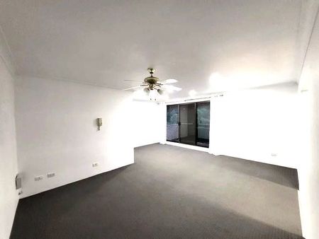 Light & Bright Two Bedroom Unit - Photo 2