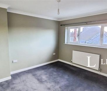 3 bedroom terraced house to rent - Photo 6
