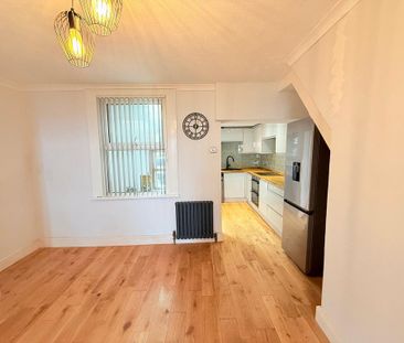 2 bedroom terraced house to rent - Photo 5