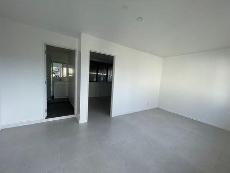 5 bedroom home in Mangere - Photo 5
