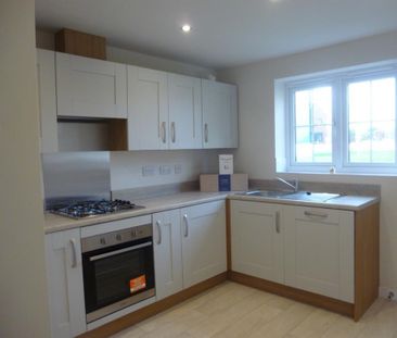 2 bedroom semi-detached house to rent - Photo 4