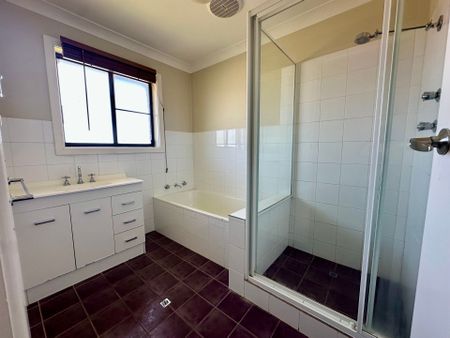 Convenient Cul-de-sac Living - Photo 5