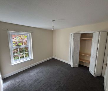 Freshly decorated 3 bedroom semi detached bungalow in the conservat... - Photo 4