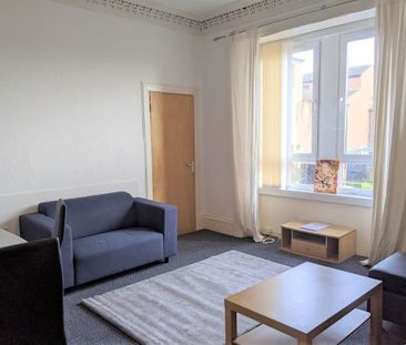 3 bedroom flat to rent - Photo 1