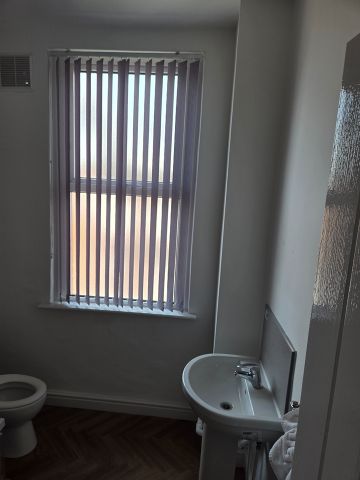 2 Bed Terraced House, Upper Woodview Place, LS11 - Photo 3