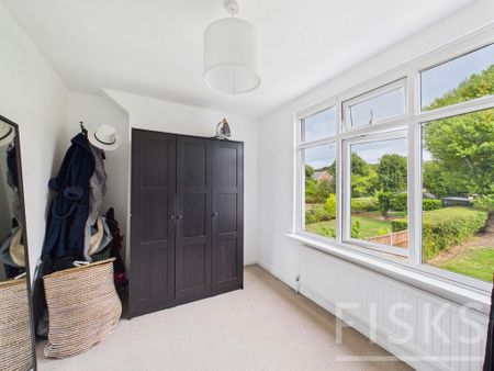 4 bedroom detached house to rent - Photo 2