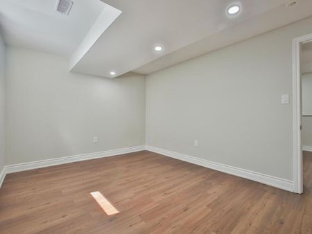 For Lease - 21 Milkweed Crescent Unit# BASEMENT, Brampton, Ontario - Photo 5