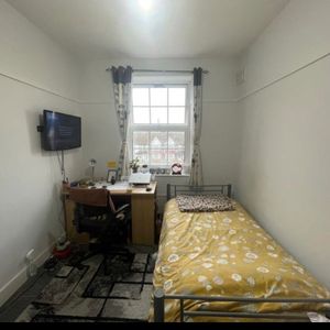 Room in a Shared House, Neeld Court, HA9 - Photo 2