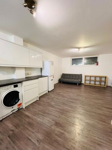 4 Bed Semi-Detached House, Blondin St, E3 - Photo 4
