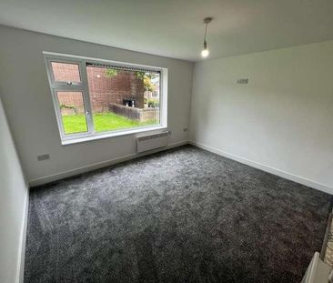 Trencherbone, Radcliffe, Manchester, M26 - Photo 2