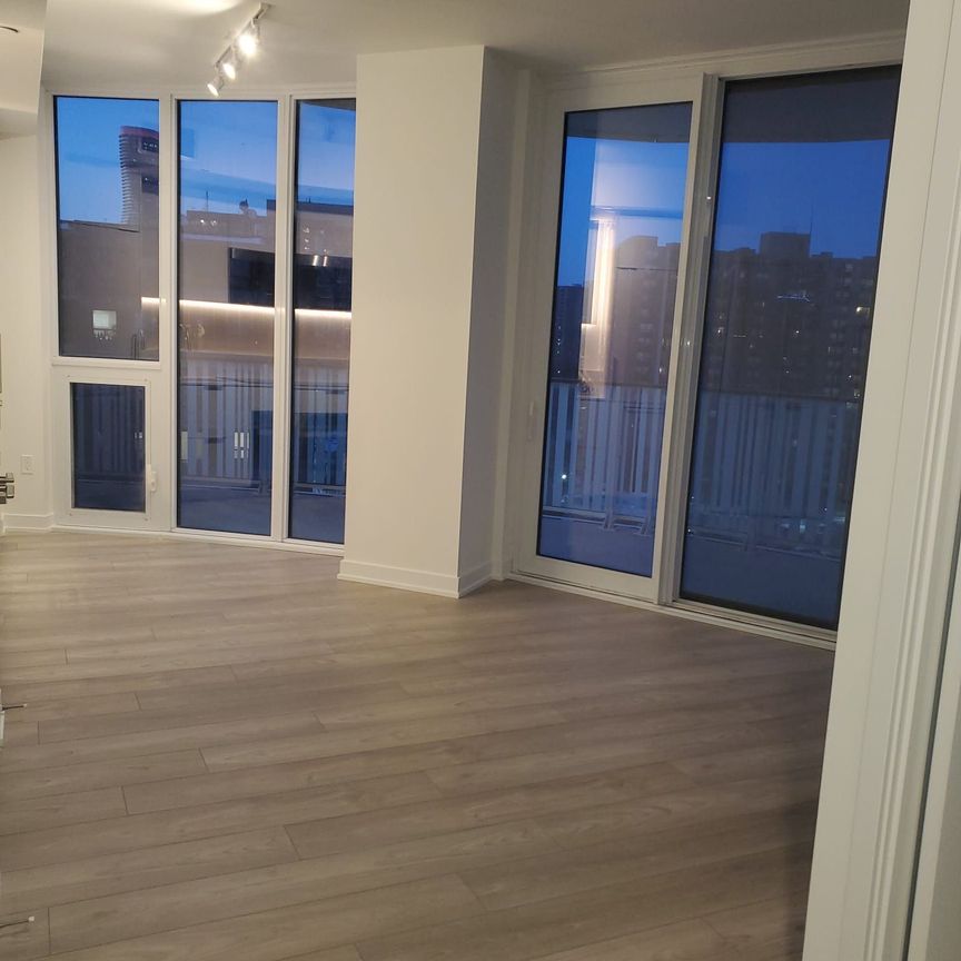 For Lease - 1 Fairview Road Unit# 804, Mississauga, Ontario - Photo 1