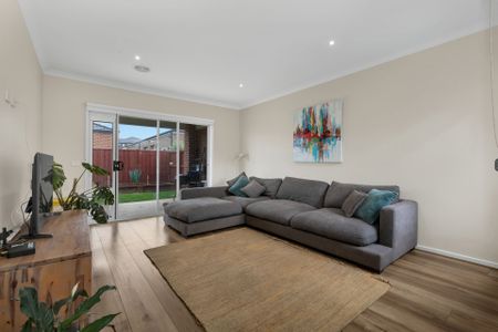 42 Dawley Circuit Werribee VIC - Photo 5