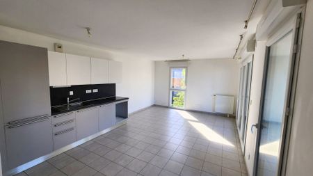 Location Appartement 3 pièces 72m² - Photo 4