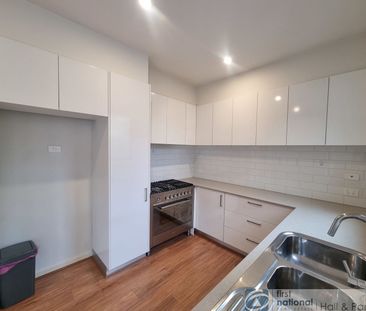 Townhouse with Room to Move - Photo 4